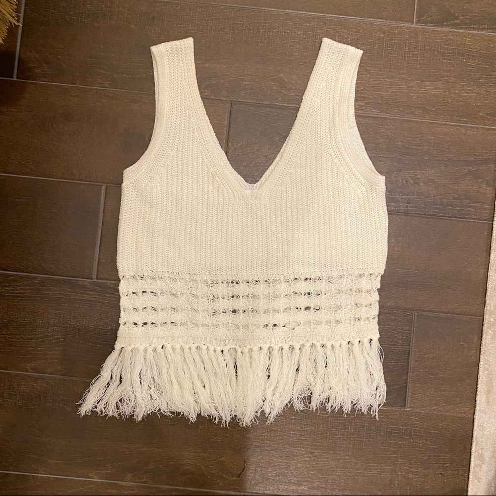 Line & Dot Knot Tank with Fringe, Size Medium